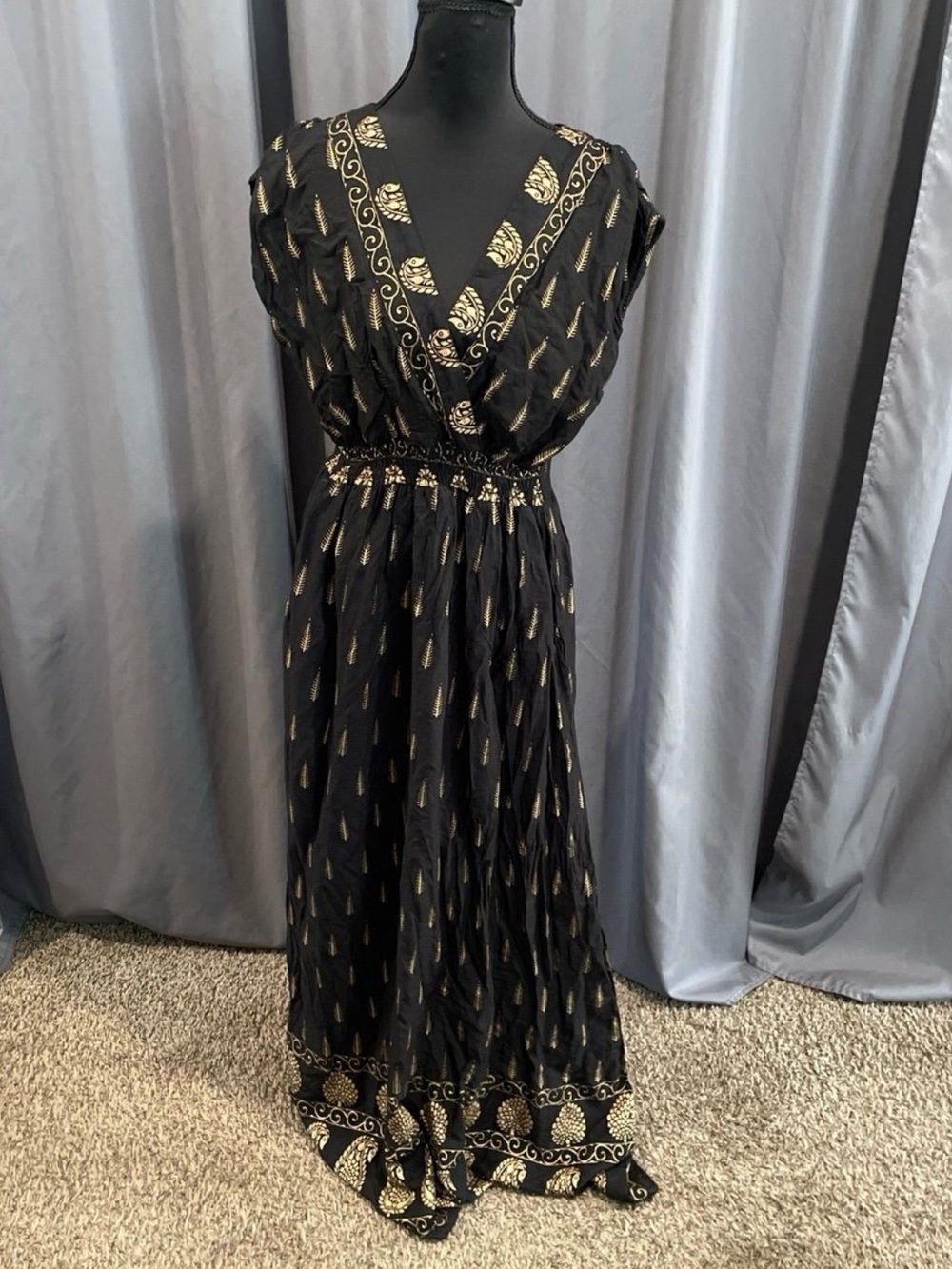Lapogee made in India, Paisley, print V-neck, maxi dress, medium